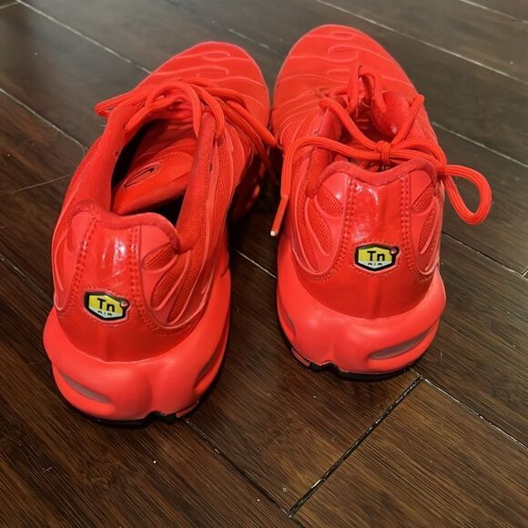 Nike Air Max Plus - Trainers in Red - Size 8.5 in Excellent Condition - Picture 4 of 6